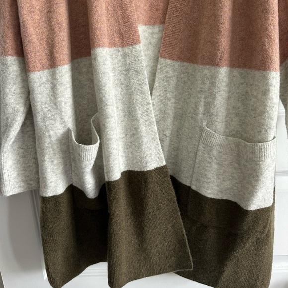 Madewell Kent Colorblock Stripe Cardigan Sweater in Antique Cream - Picture 3 of 8